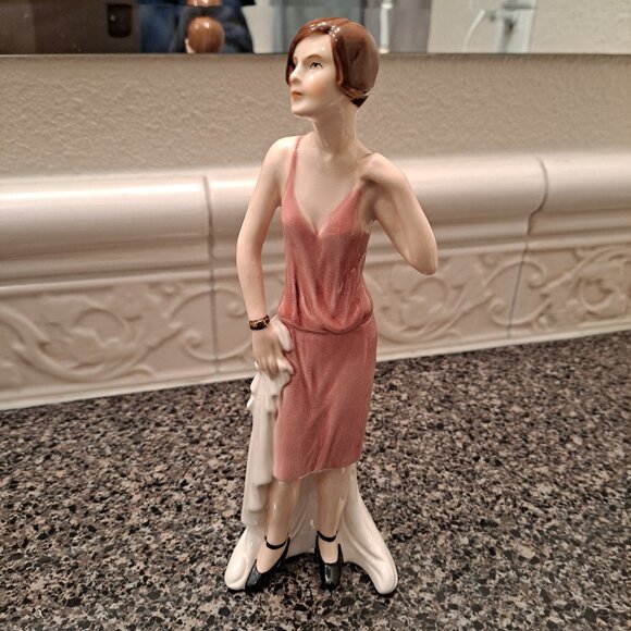 Goebel Porcelain Figurine-Fascination of Fashion-"At the Tea Dance 1928" No 1628 - Picture 3 of 7